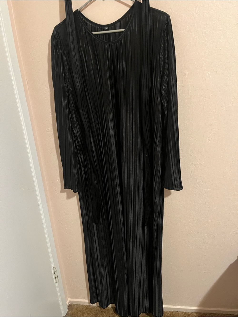 Black Pleated Long Sleeve Maxi Dress - Women's